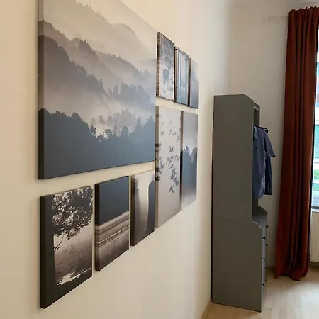 Traveler's Shelter - By Nahuen Lejlighed