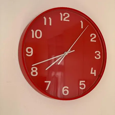 Traveler's Shelter - By Nahuen Lejlighed Graz