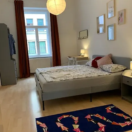 Traveler's Shelter - By Nahuen Graz