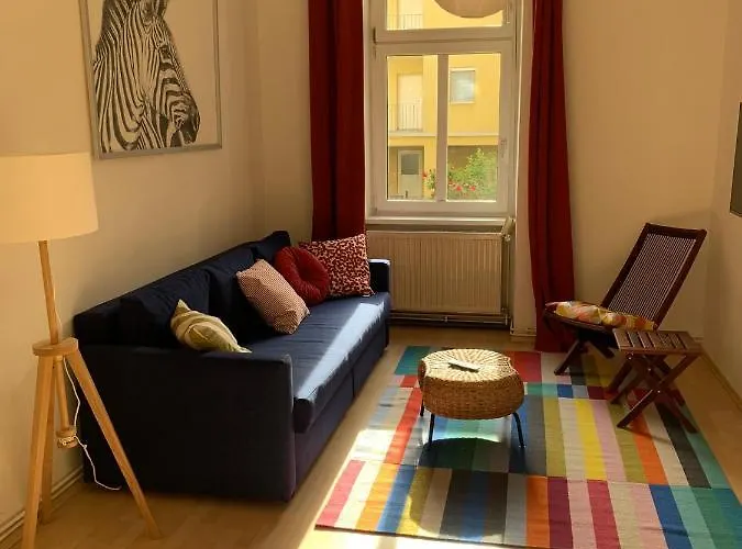 Traveler's Shelter - By Nahuen アパート *