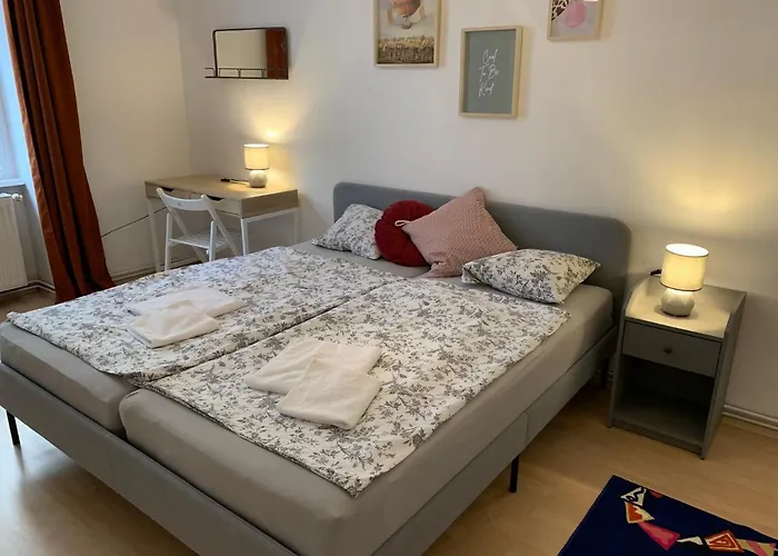 Traveler's Shelter - By Nahuen アパート